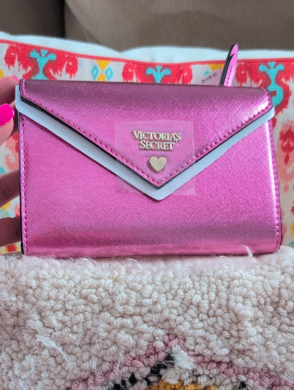 SMALL AND CUTE VICTORIA'S SECRET WALLET🌷